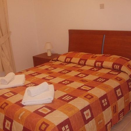 King'S Palace Apartment Paphos Habitación foto