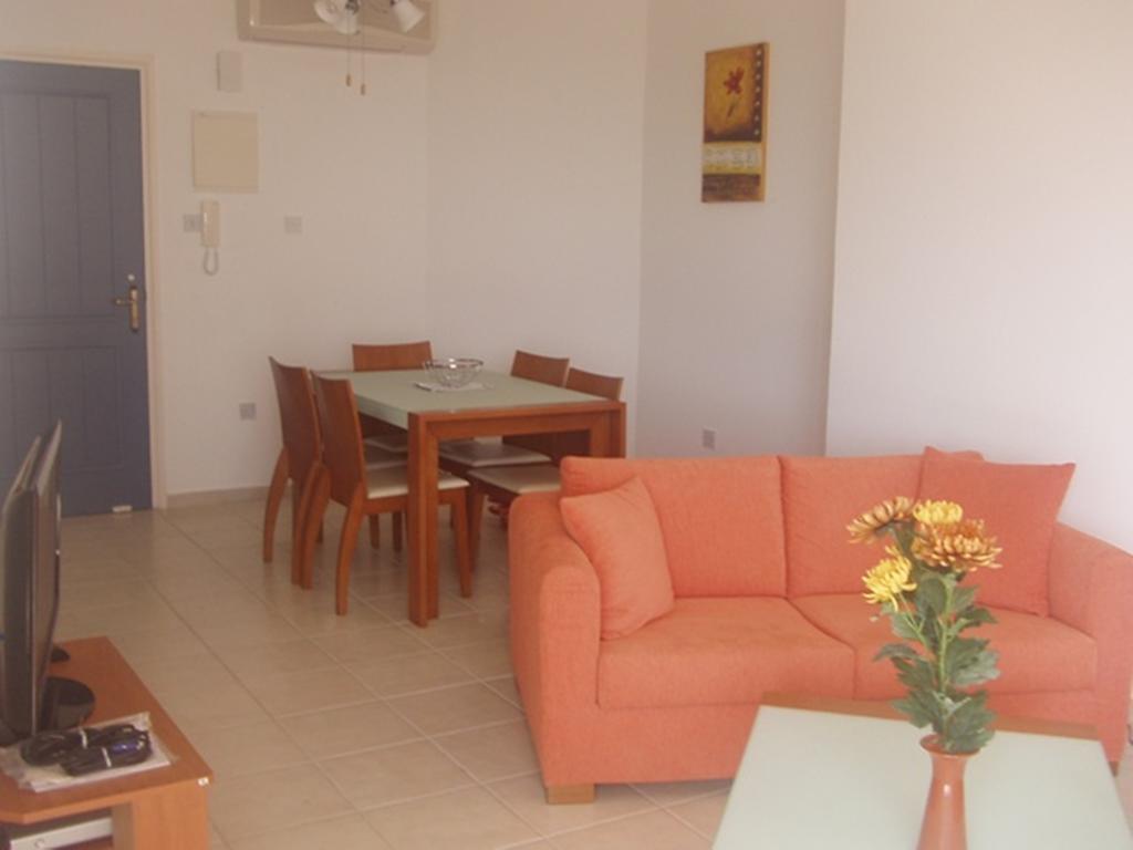 King'S Palace Apartment Paphos Habitación foto