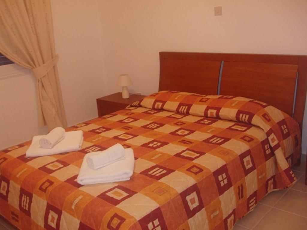 King'S Palace Apartment Paphos Habitación foto