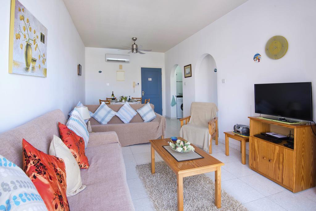 King'S Palace Apartment Paphos Exterior foto